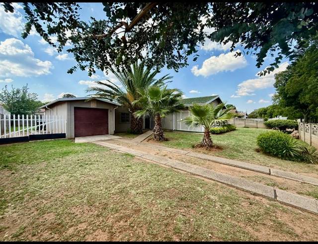 3 BEDROOM HOUSE FOR SALE IN VANDERBIJLPARK SE 1